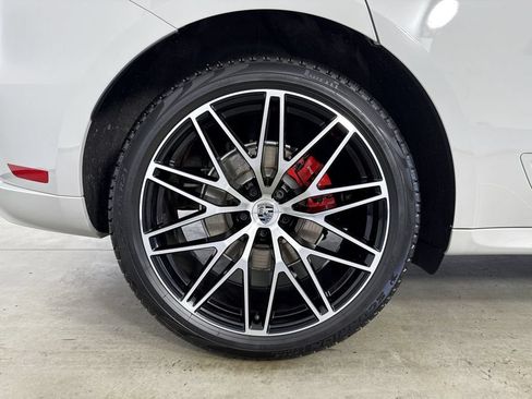 Certified 2025 Porsche Macan S AWD/4WD image 16
