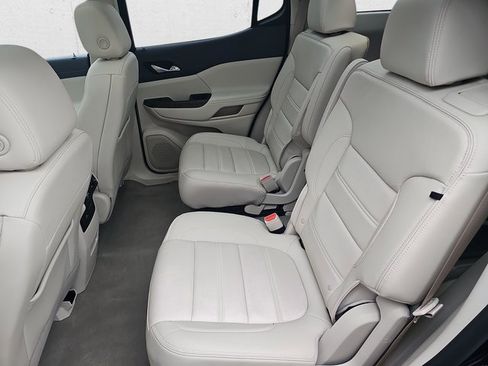 Used 2023 GMC Acadia Denali w/ Denali Ultimate Package image 16