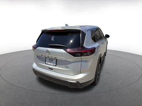 Used 2025 Nissan Rogue SV AWD/4WD image 14