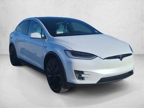 Used 2021 Tesla Model X Long Range image 3