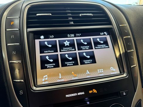 Used 2017 Lincoln MKX Reserve w/ Luxury Package image 23