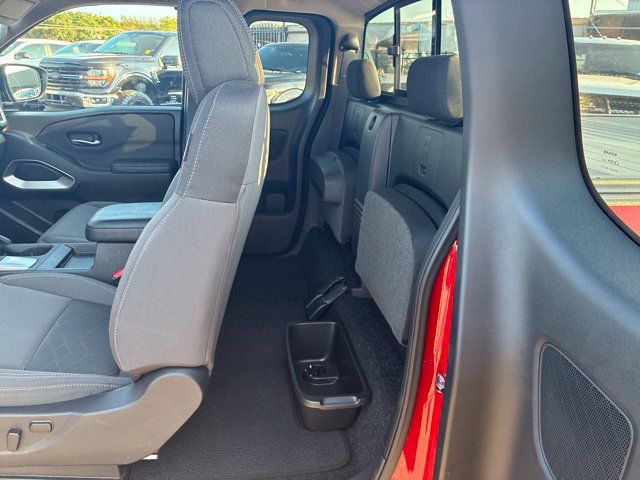 Used 2025 Nissan Frontier SV w/ SV Convenience Package AWD/4WD image 7