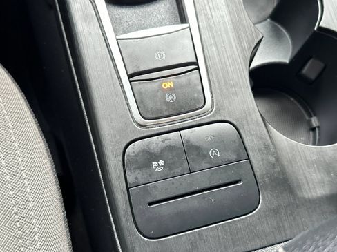 Used 2020 Ford Escape SE image 36