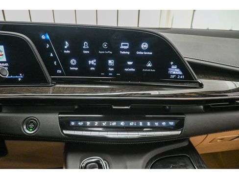 Used 2023 Cadillac Escalade Premium Luxury w/ Performance Package image 15