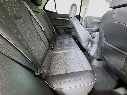 Used 2023 Buick Envision Avenir AWD/4WD image 31
