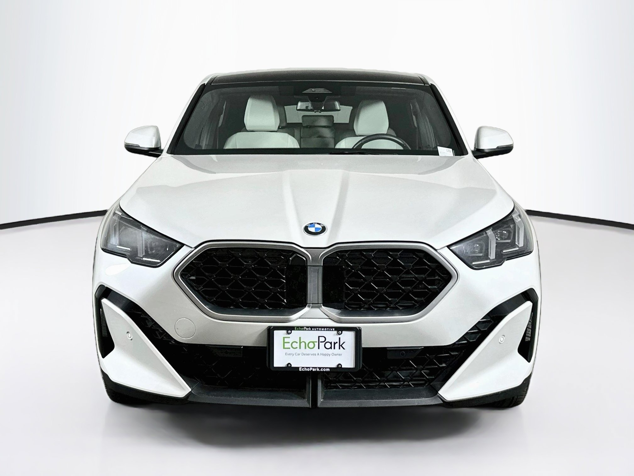 Used 2026 BMW X2 xDrive28i AWD/4WD image 2