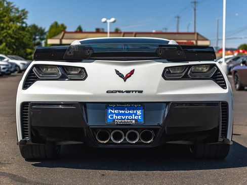 Used 2016 Chevrolet Corvette Z06 w/ 3LZ Preferred Equipment Group RWD image 10