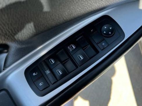 Used 2017 Dodge Journey SE w/ Flexible Seating Group image 13