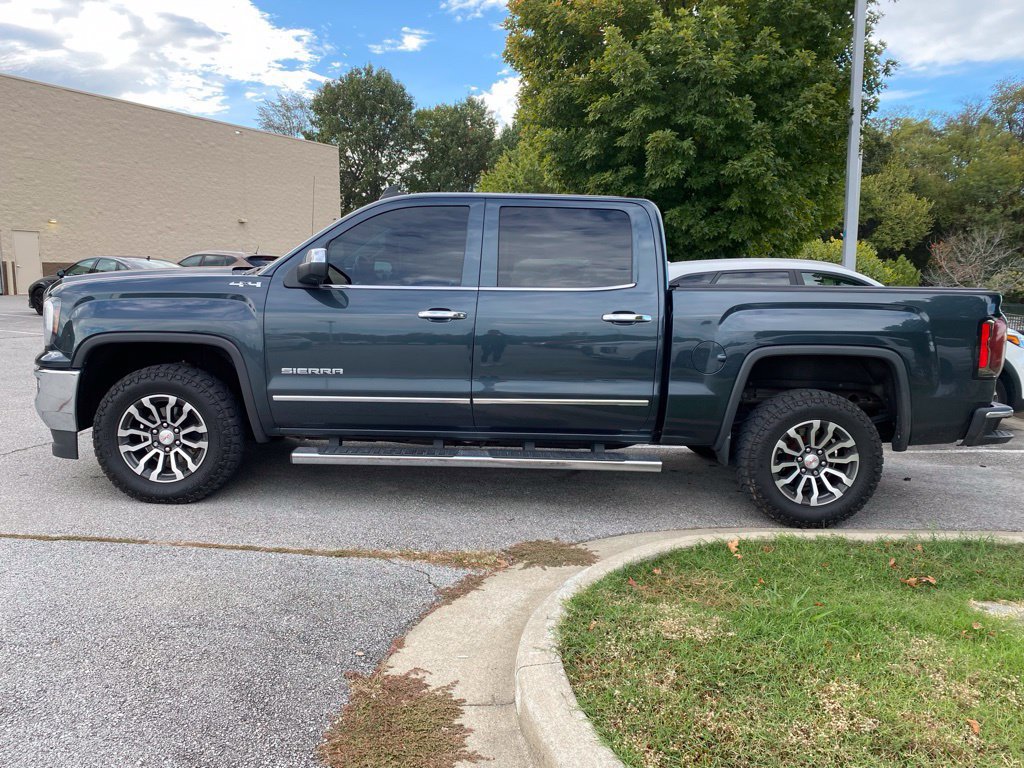 Used 2018 GMC Sierra 1500 SLT w/ SLT Premium Package AWD/4WD image 4