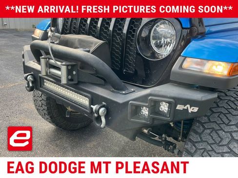 Used 2021 Jeep Gladiator Sport AWD/4WD image 3