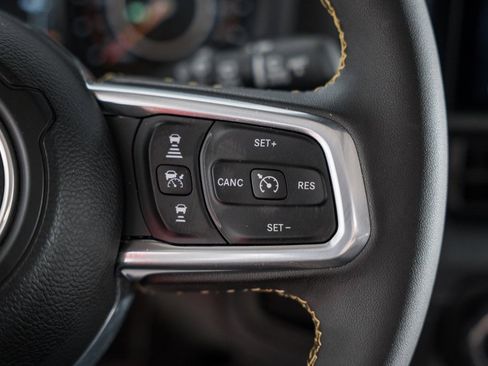 Used 2024 Jeep Wrangler Sahara image 33