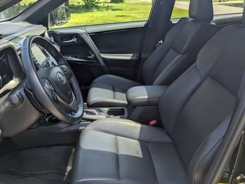 Used 2017 Toyota RAV4 SE AWD/4WD image 5