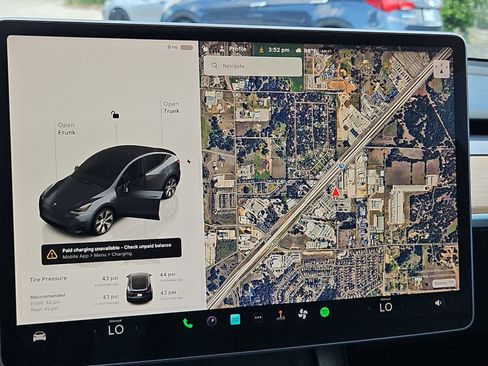 Used 2022 Tesla Model Y Long Range AWD/4WD image 18