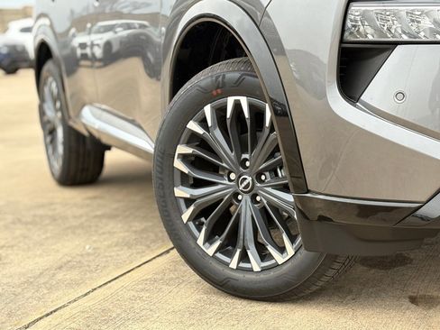 New 2026 Nissan Rogue Platinum image 9