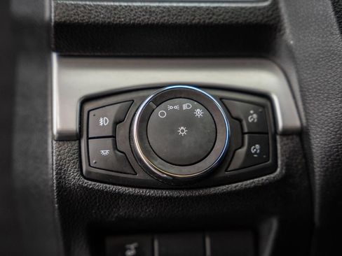 Used 2017 Ford Explorer XLT w/ Equipment Group 202A AWD/4WD image 43
