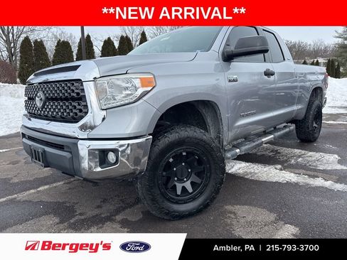 Used 2017 Toyota Tundra SR5 image 1
