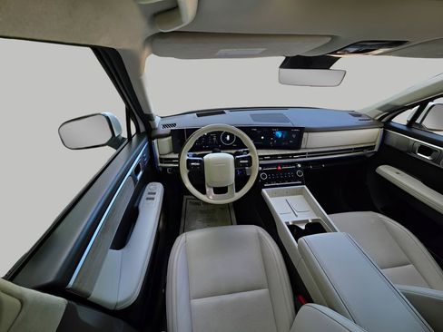 Used 2025 Hyundai Santa Fe Calligraphy FWD image 19