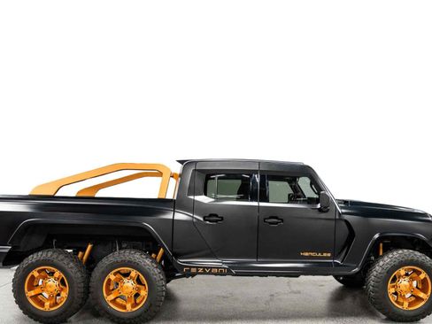 Used 2020 Jeep Gladiator Sport w/ Quick Order Package 24S AWD/4WD image 2