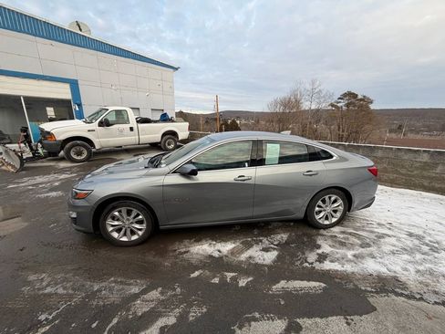 Used 2024 Chevrolet Malibu LT image 2