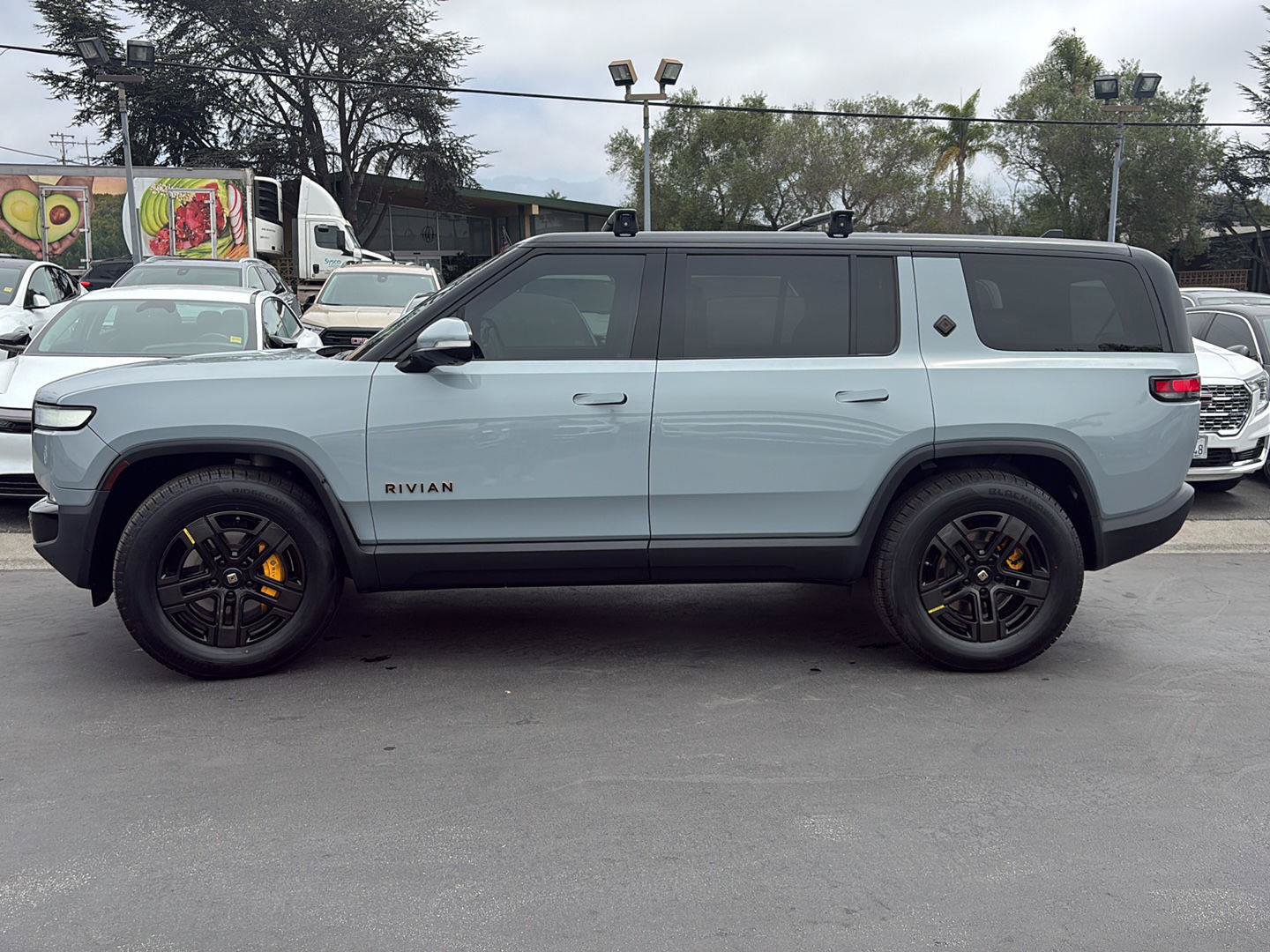 Used 2022 Rivian R1S Launch Edition Quad AWD/4WD image 3