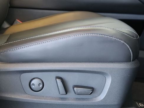 Certified 2025 INFINITI QX60 Luxe w/ Vision Package image 38