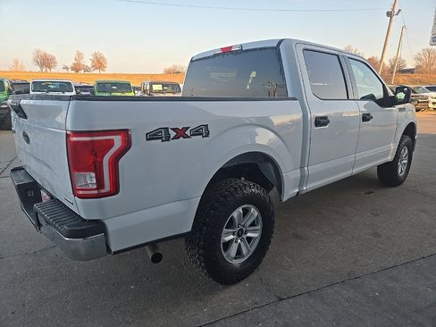 Used 2015 Ford F150 XLT image 11