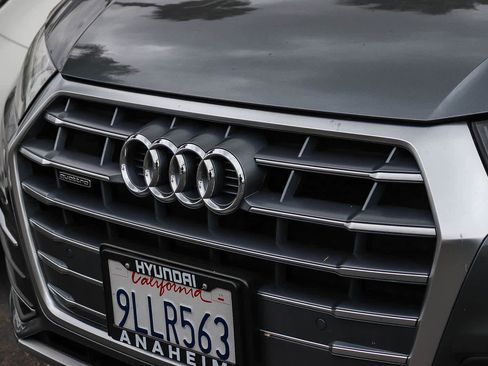 Used 2020 Audi Q5 2.0T Premium Plus w/ Premium Plus Package AWD/4WD image 3