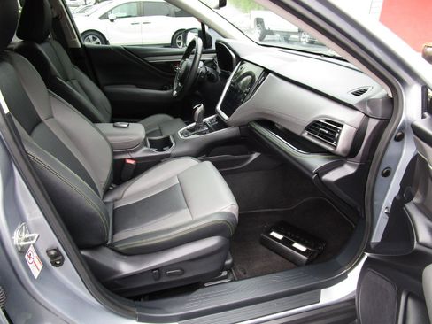 Used 2020 Subaru Outback Onyx Edition XT AWD/4WD image 31