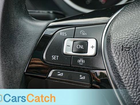 Used 2020 Volkswagen Tiguan SE w/ Panoramic Sunroof Package FWD image 23