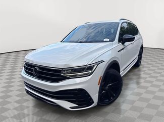 Used 2023 Volkswagen Tiguan SE R-Line FWD video 2