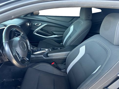 Used 2023 Chevrolet Camaro LT RWD image 9