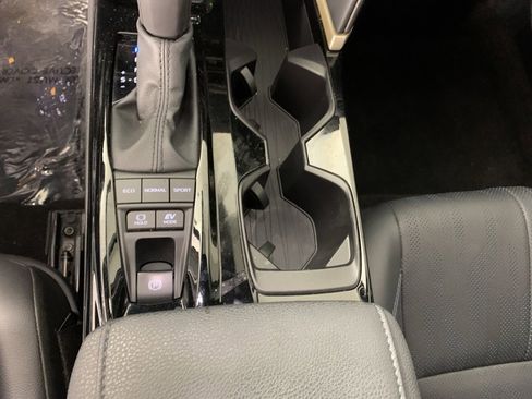 Used 2025 Toyota Camry XSE image 13