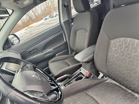 Used 2022 Mitsubishi Outlander Sport LE image 9