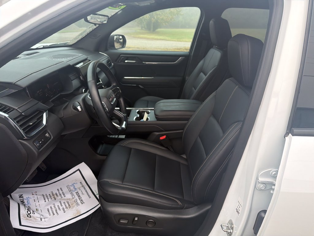 Used 2026 GMC Acadia Elevation w/ Elevation Premium Package FWD image 13
