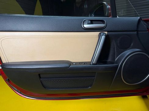 Used 2011 MAZDA MX-5 Miata Grand Touring w/ Premium Pkg image 17