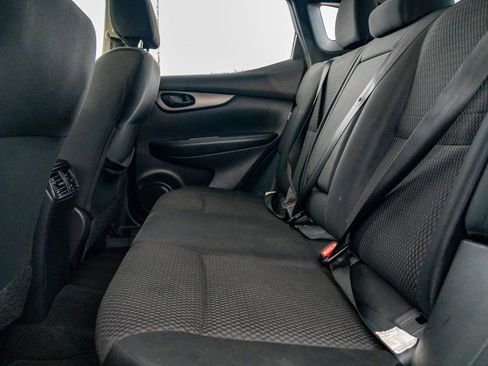 Used 2021 Nissan Rogue Sport S image 22