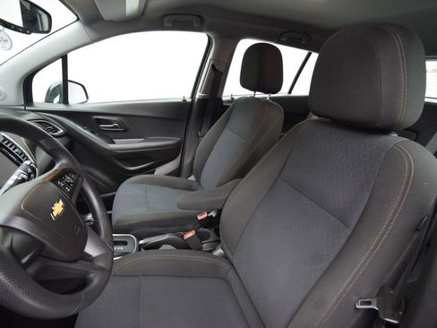 Used 2020 Chevrolet Trax LS image 14