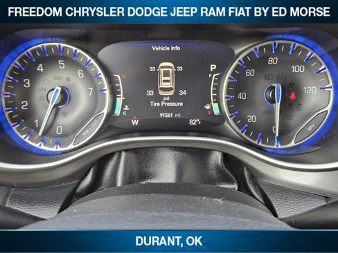 Used 2022 Chrysler Pacifica Touring-L FWD image 10