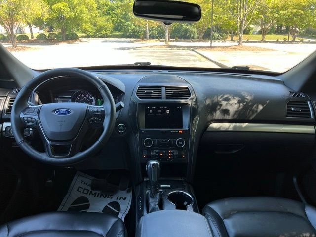 Used 2019 Ford Explorer XLT w/ Equipment Group 202A FWD image 28