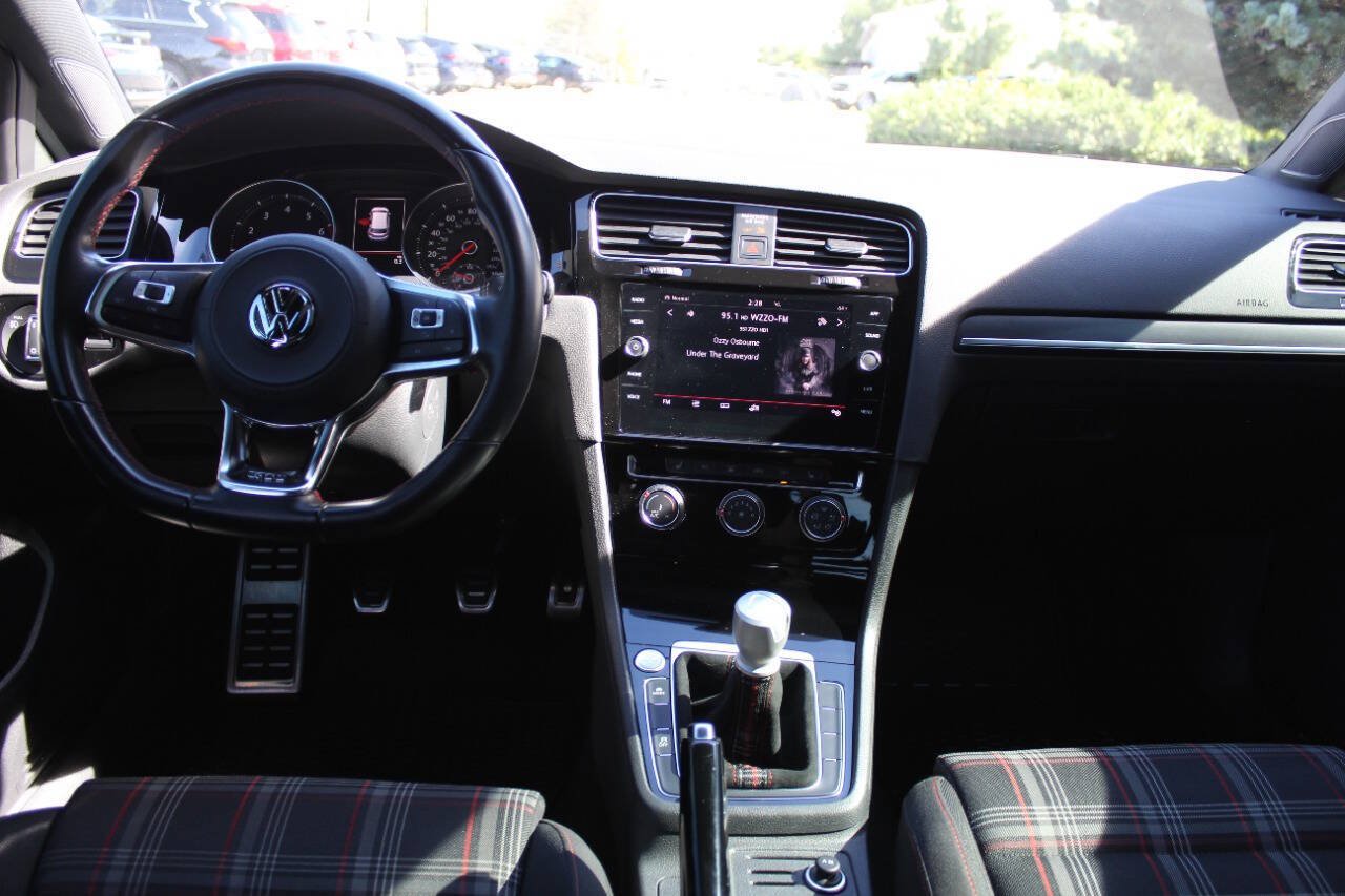 Used 2018 Volkswagen GTI SE FWD image 19