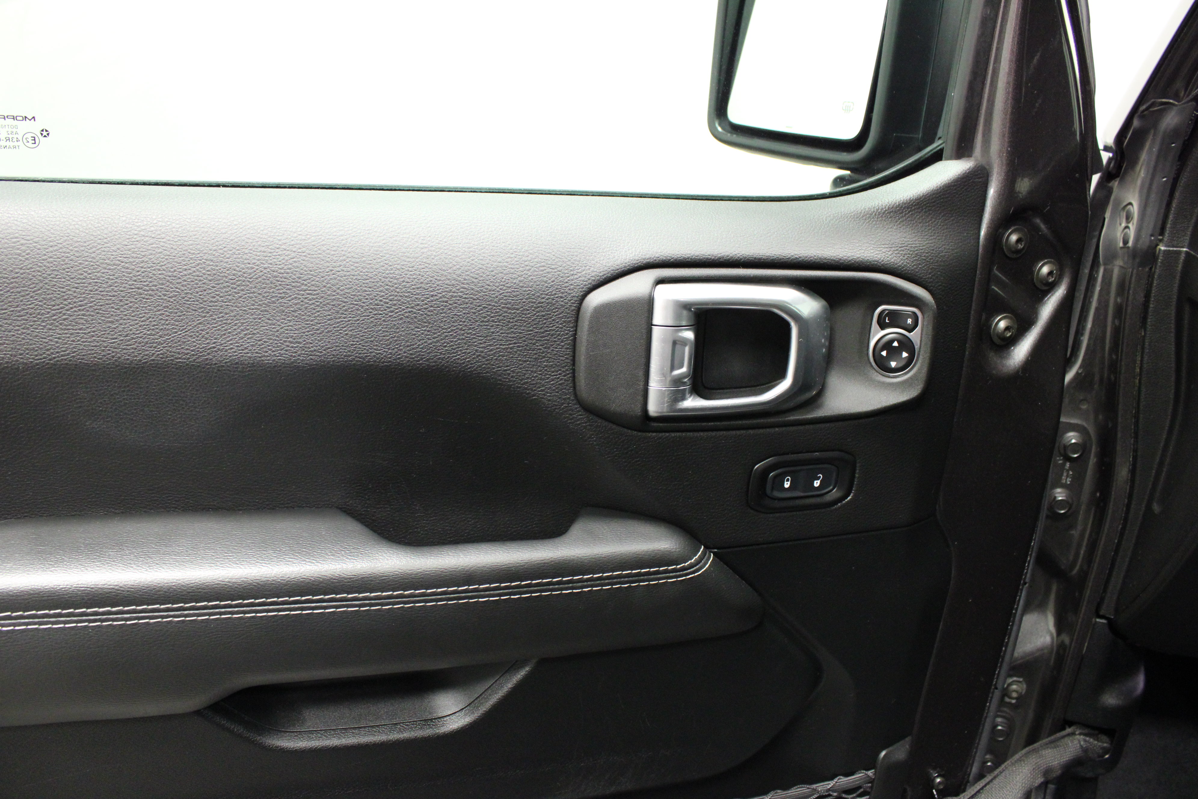 Used 2021 Jeep Wrangler Unlimited Sahara AWD/4WD image 18