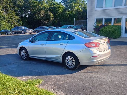 Used 2017 Chevrolet Cruze LS FWD image 3