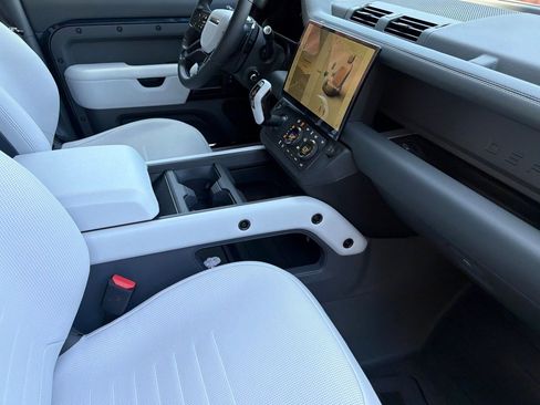 New 2026 Land Rover Defender 110 OCTA AWD/4WD image 28