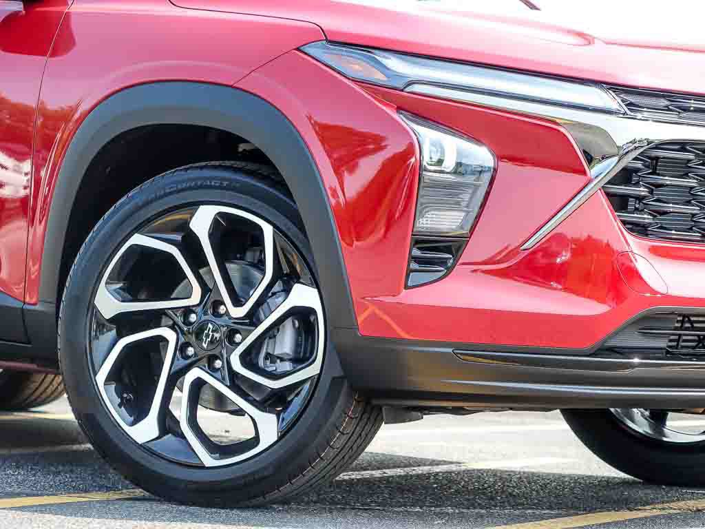 New 2026 Chevrolet Trax RS w/ Driver Confidence Package FWD image 4
