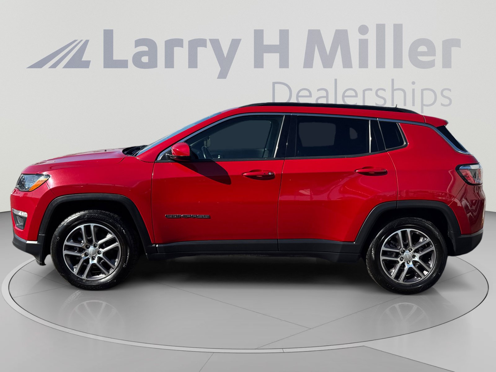 Used 2020 Jeep Compass Latitude w/ Popular Equipment Group FWD image 2