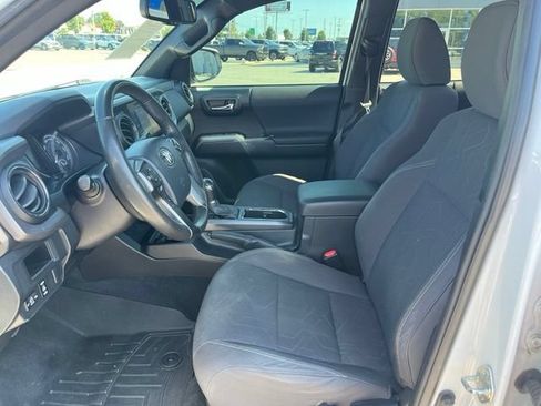 Used 2016 Toyota Tacoma TRD Off-Road w/ Towing Package AWD/4WD image 5