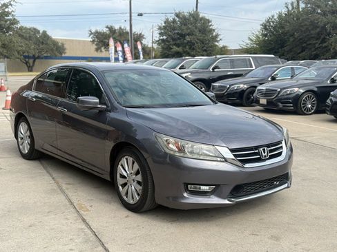 Used 2015 Honda Accord Touring image 3