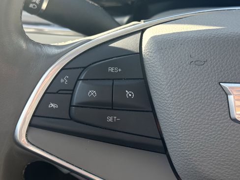 Used 2017 Cadillac XT5 Luxury w/ Driver Awareness Package image 17