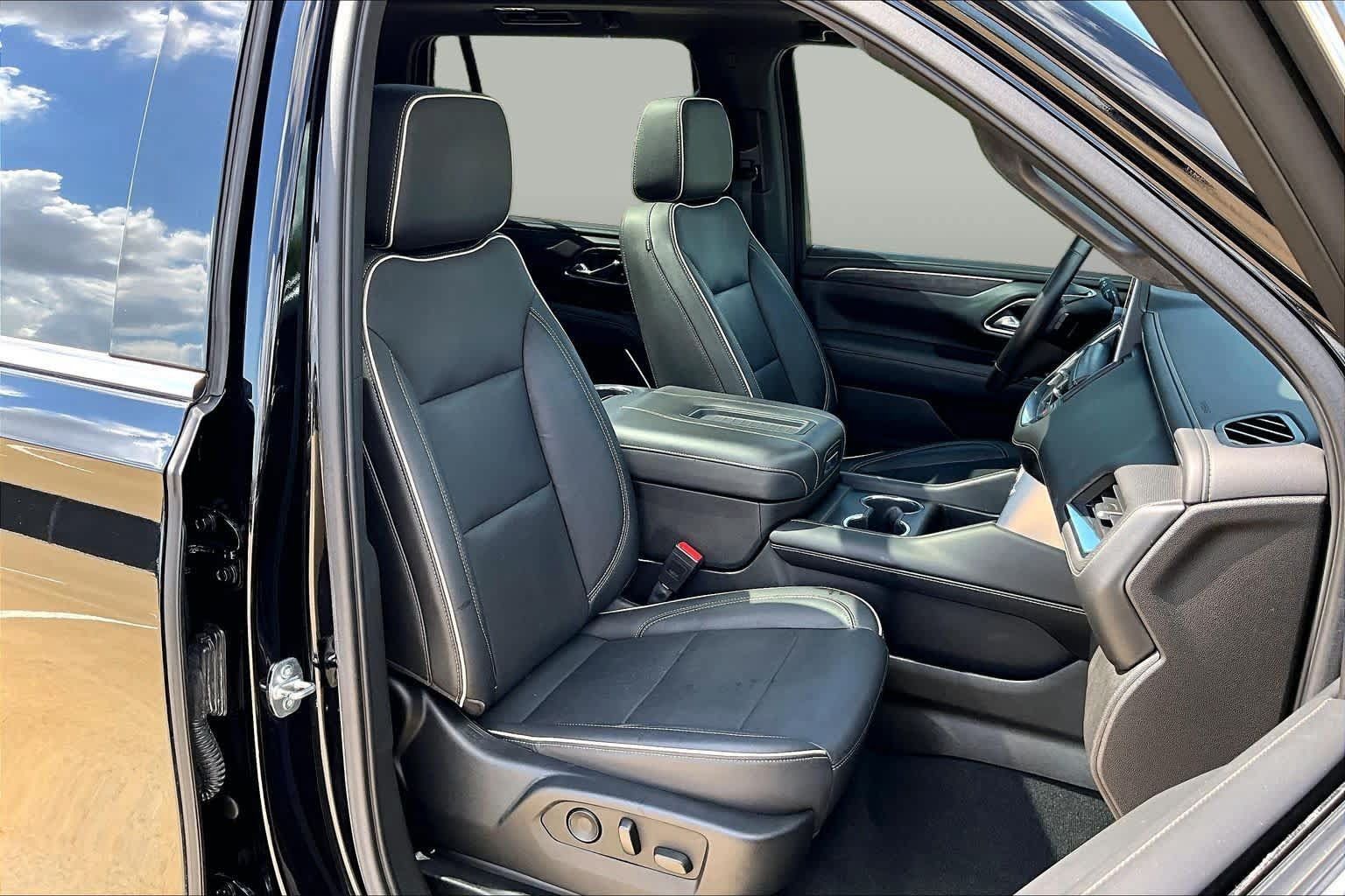 Used 2021 GMC Yukon SLT w/ SLT Premium Package RWD image 9