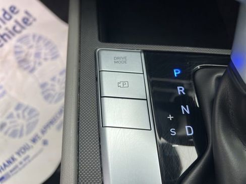 Used 2023 Hyundai Elantra SEL image 22